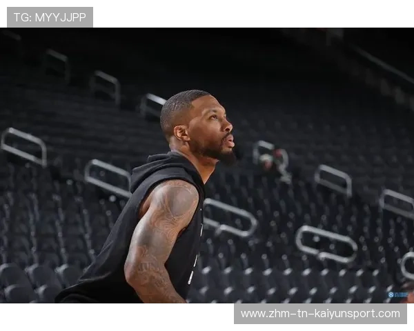 利拉德后场接球，全场屏住呼吸