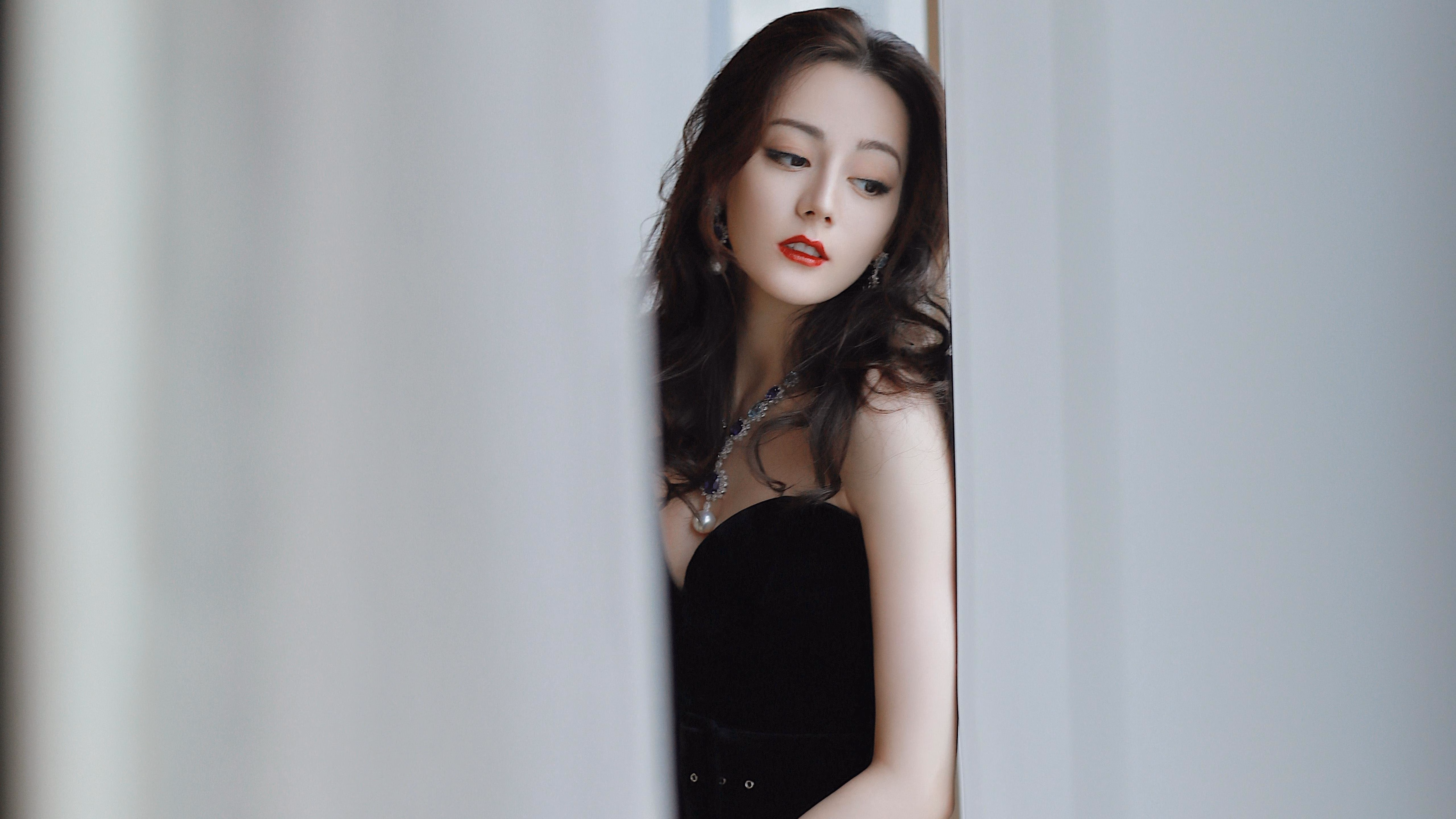 库里末节三分命中帮助勇士锁定胜局,库里第三节23分