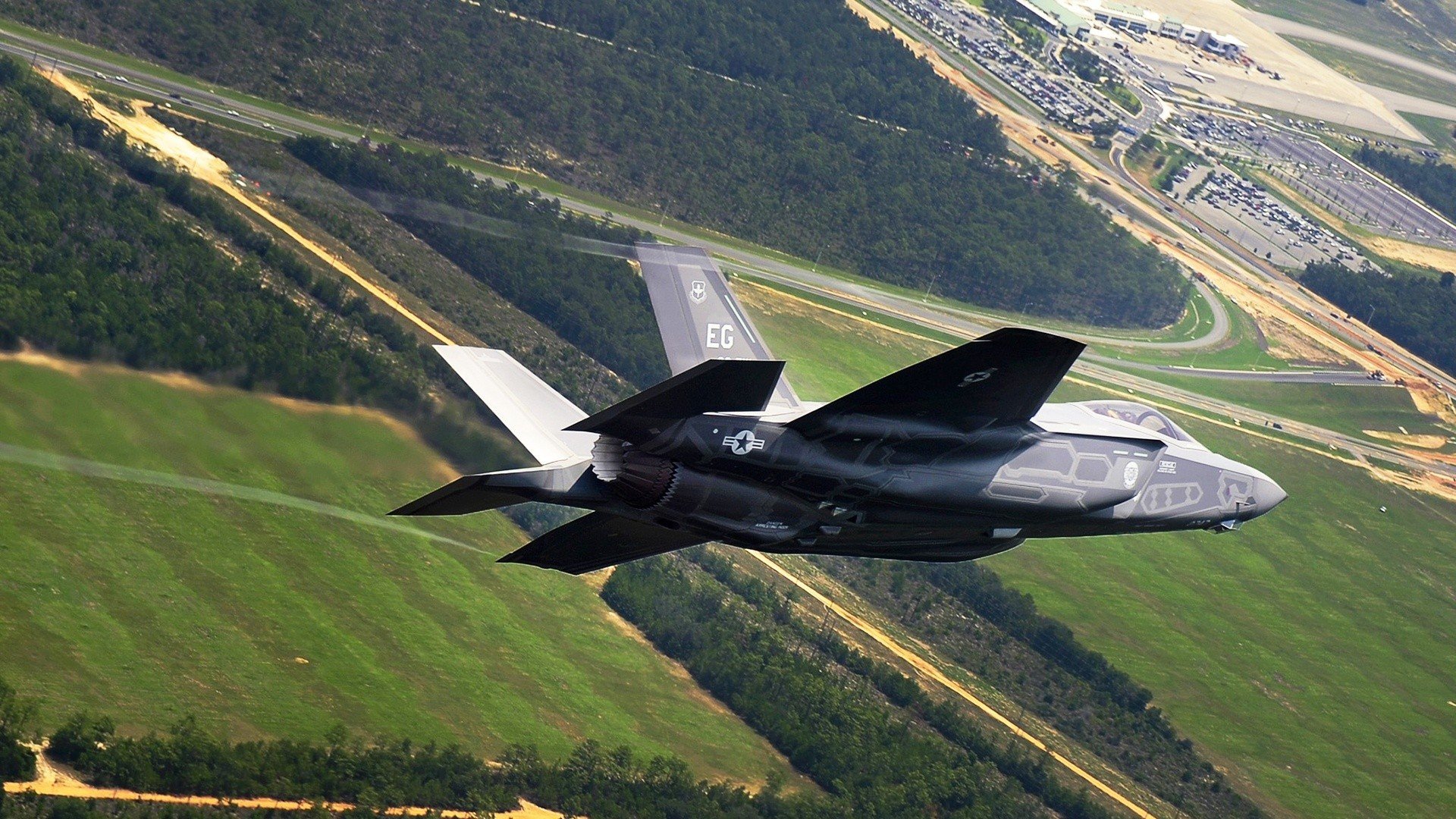 特色足球文化在国际博览会上亮相,推进文化交流与合作,足球文化馆